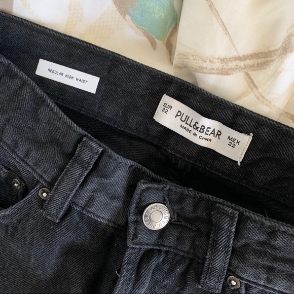 Regular High Waist Jeans with Distressed Hems - Picture 2 of 4